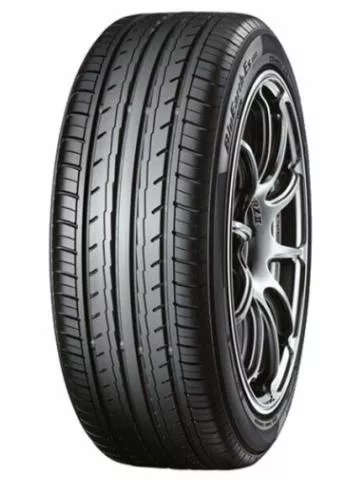 Yokohama BLUEARTH ES32 215/55 R17 94V